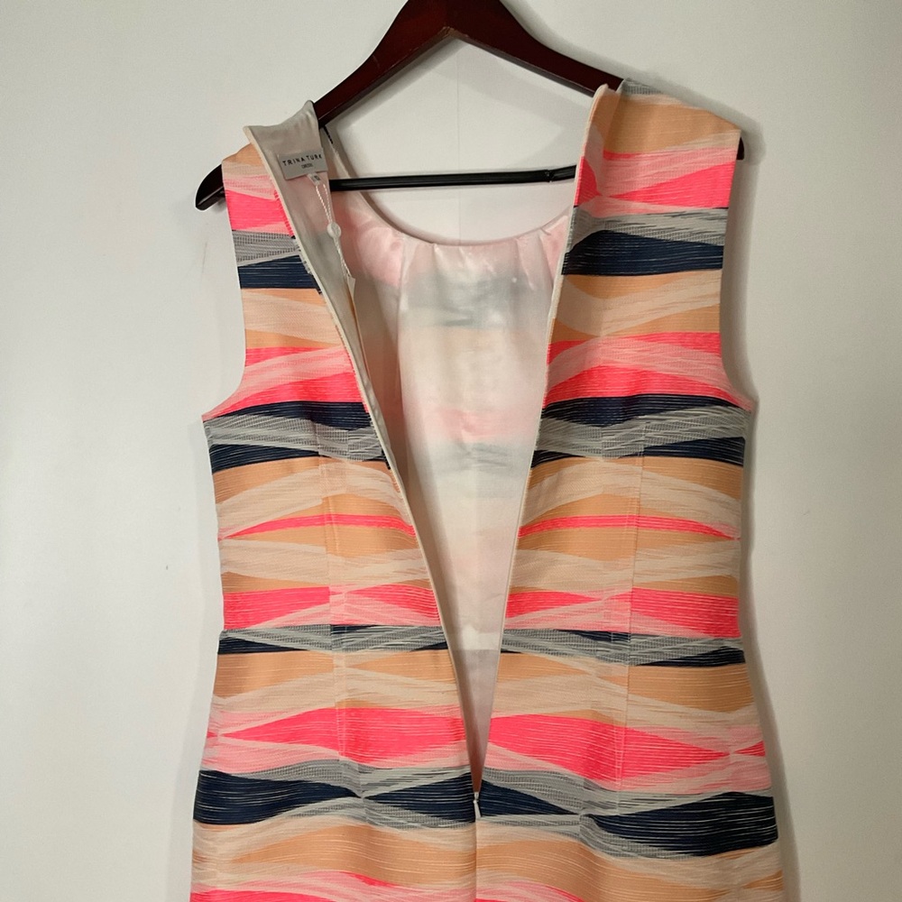 Trina Turk Kurdson Sleeveless Sheath Pink, Navy & Tan Stipe Pattern Dress Sz 12 - Picture 11 of 16